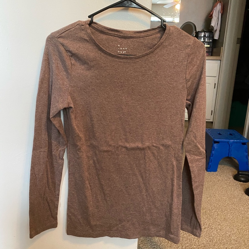Brown long sleeve comfy tshirt
